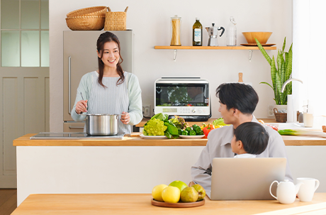 家族の会話が弾む対面キッチン